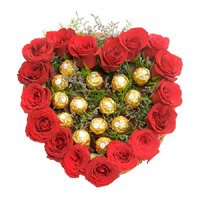 Send Heart Of 16 Pcs Ferrero Roacher N 18 Red Roses in Delhi