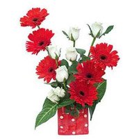 Red Gerbera White Roses Basket 12 Flowers : Karwa Chauth Flower Delivery in Delhi