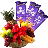 2 Kg Fresh Fruits Basket with 3 Dairy Milk Silk Chocolate : Send Karwa Chauth Fruits to Delhi