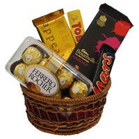 Send Gifts to Delhi