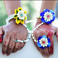 Gift Flower Delivery in Delhi